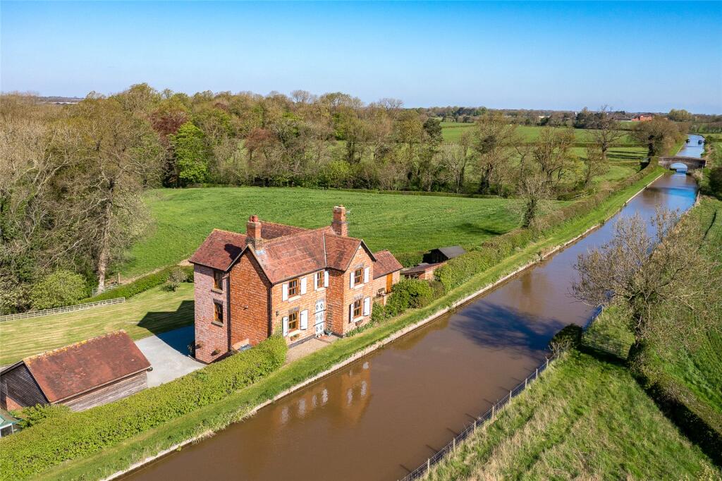 Main image of property: Nantwich Road, Minshull Vernon, Cheshire, CW10