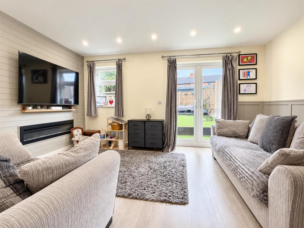 House in Hereford, Herefordshire - View 4