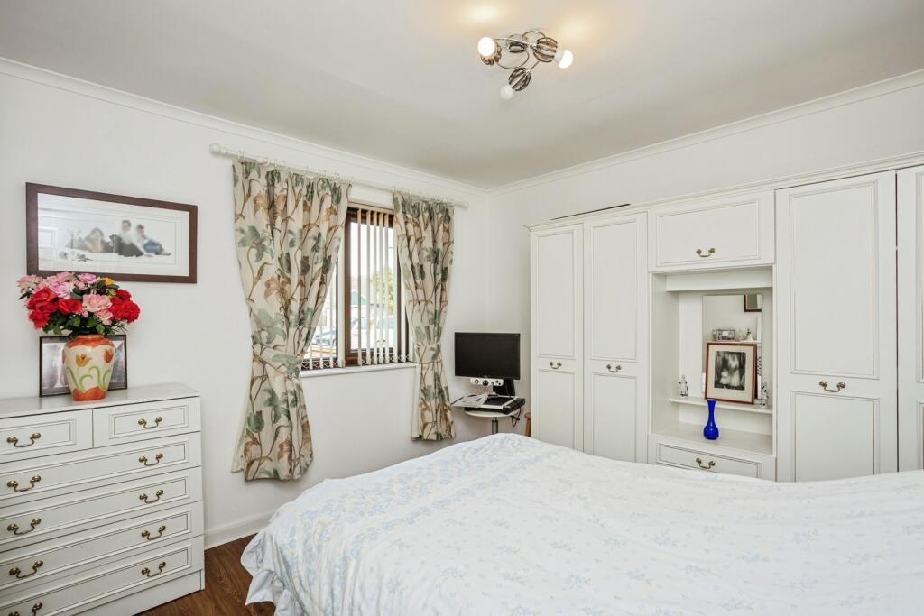 House in Rushcliffe, Bingham - More