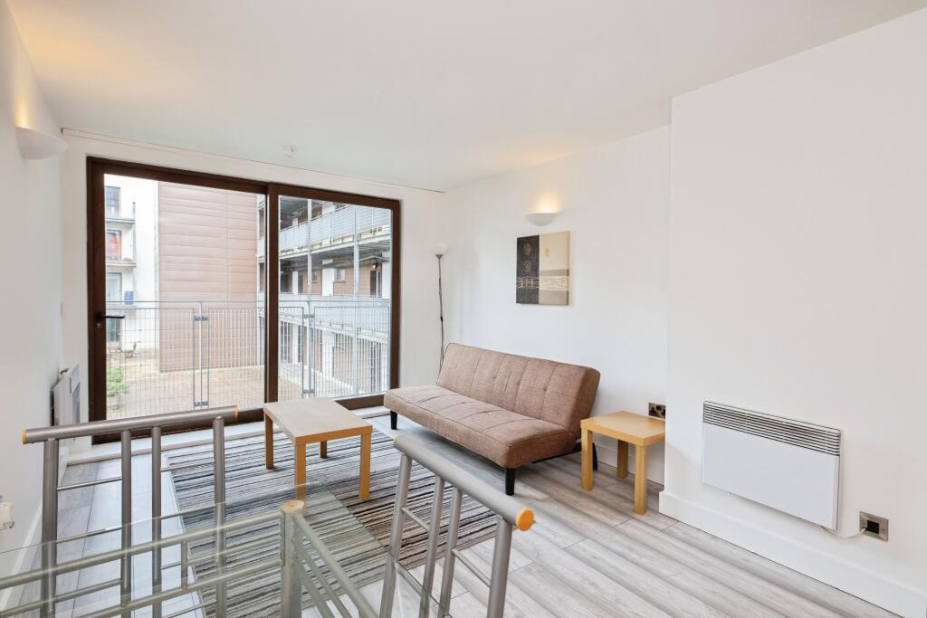 1-bed flat on 1 Isaac Way, Manchester, M4, £148,000