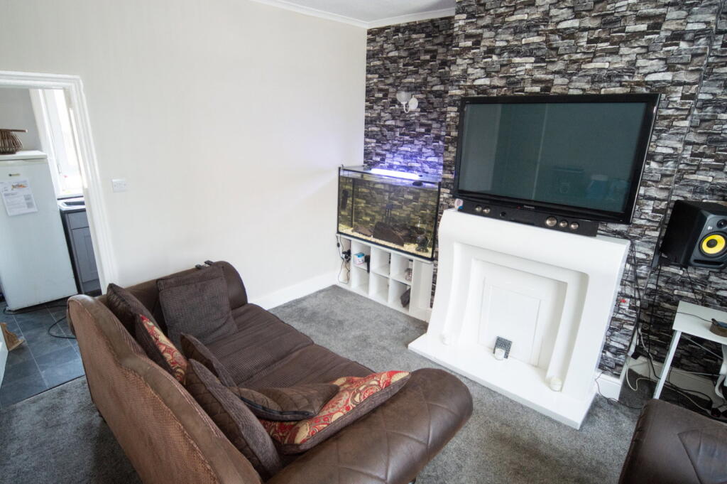 Exeter Street, Sowerby Bridge, HX6 2DG photo 3