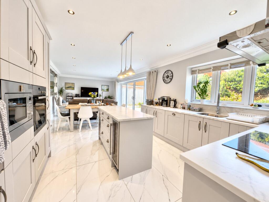 House in West Kirby, Grange - View 2
