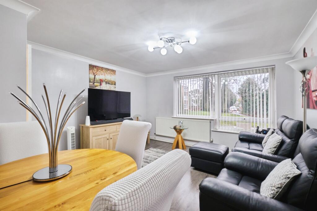 Apartment in Sandwell, West Midlands - More