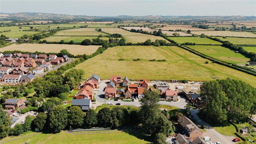 House in Buckinghamshire, Ickford - View 2