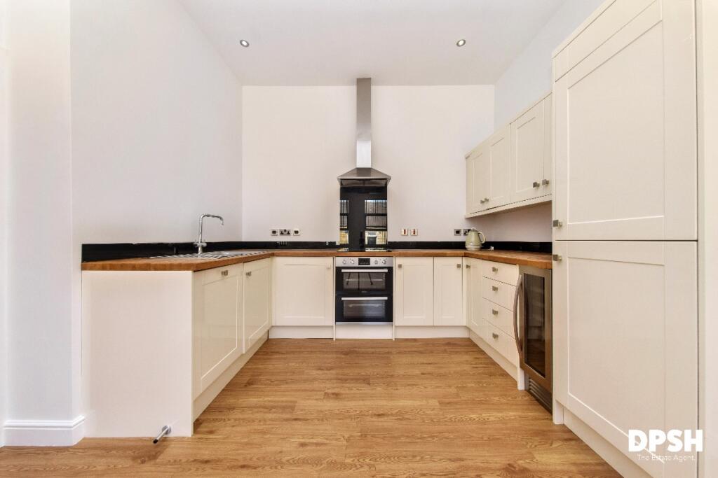 Apartment in Leeds, Well Hill, Morley - View 5