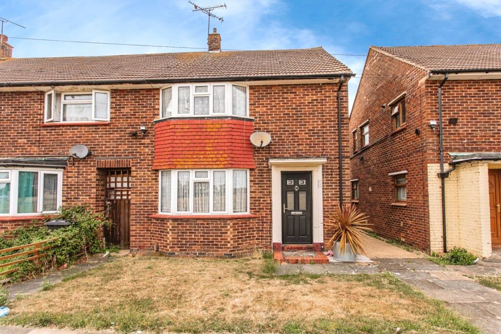 Main image of property: Chaingate Avenue, Southend-on-Sea, Essex, SS2