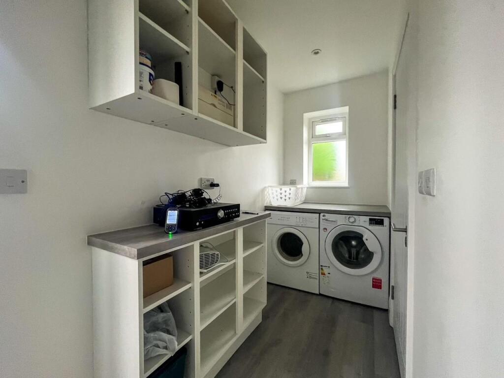 6 bedroom house for rent