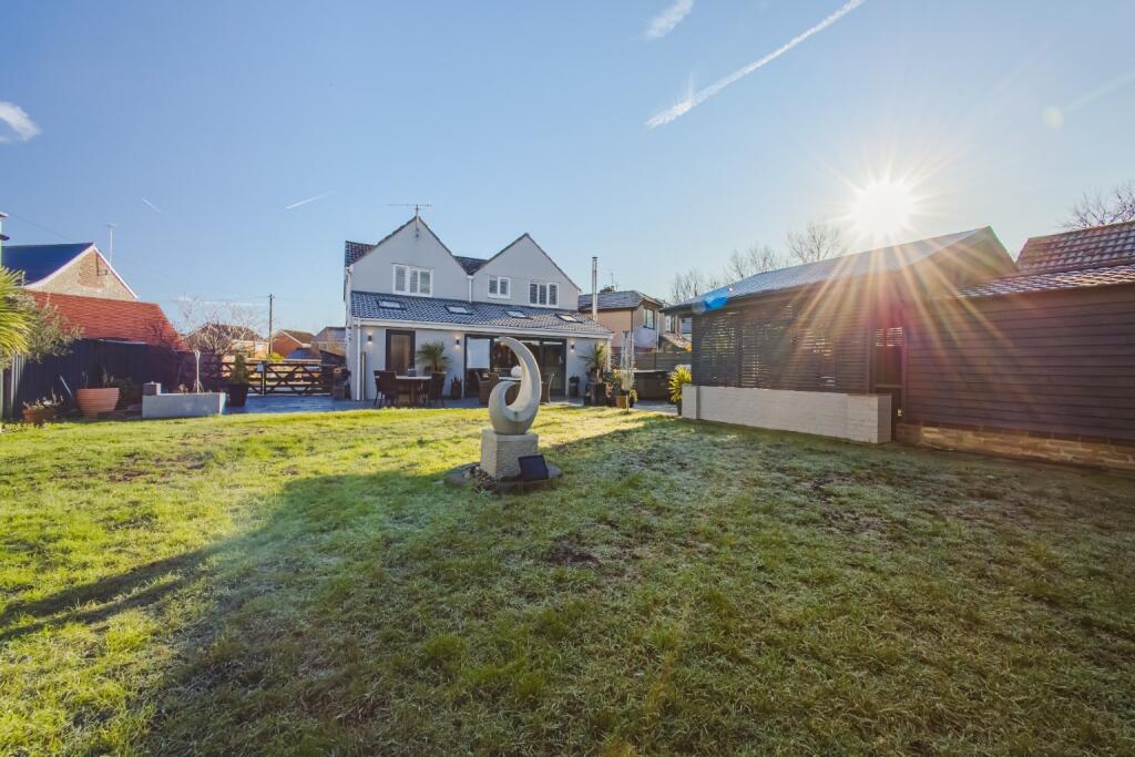 Marshfield Way, Stratton St Margaret, Swindon, SN3 4PS photo 4