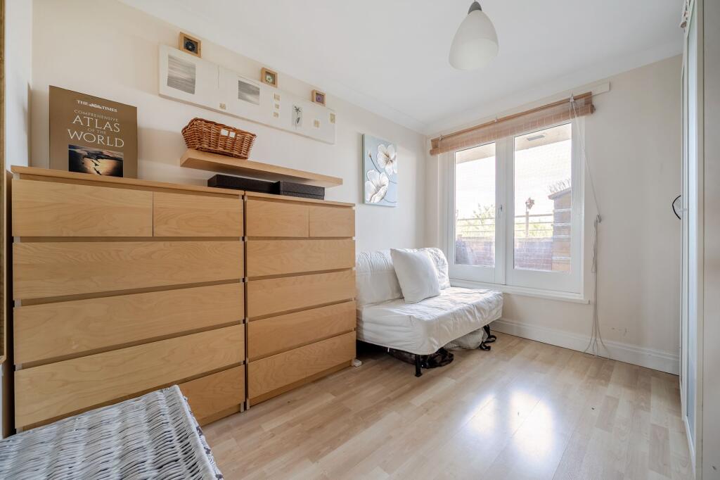 Apartment in London - View 5