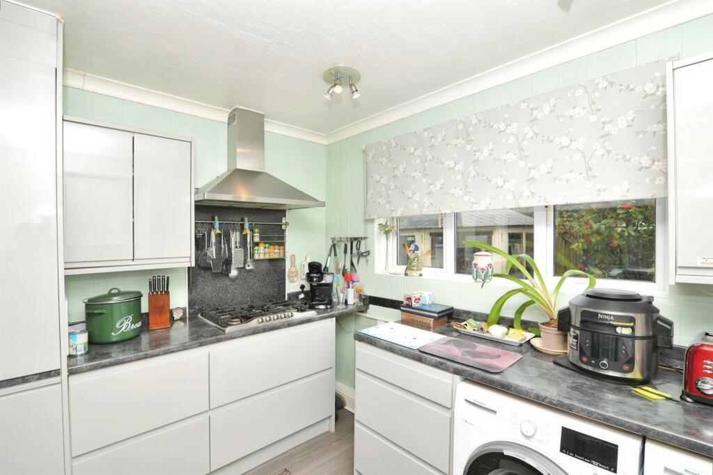 Pett Level Road, Fairlight, Hastings photo 4