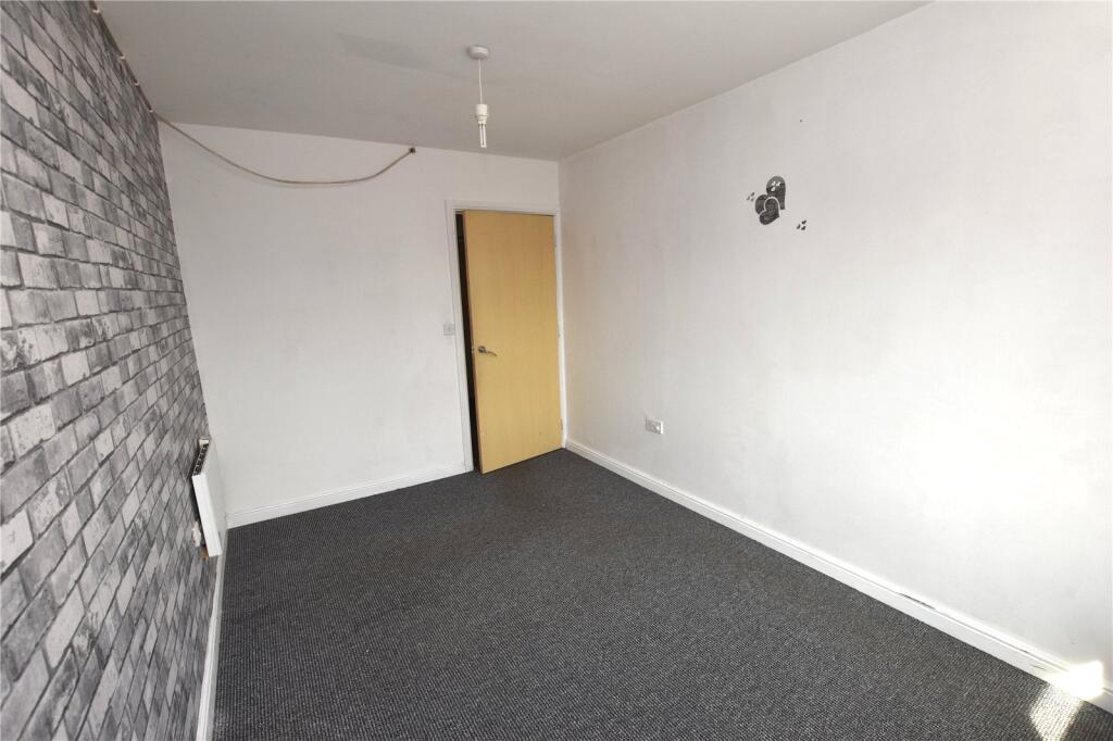 Apartment in Kirklees, West Yorkshire - More