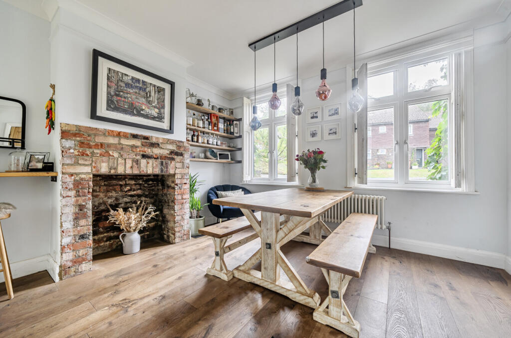 House in Guildford - View 5
