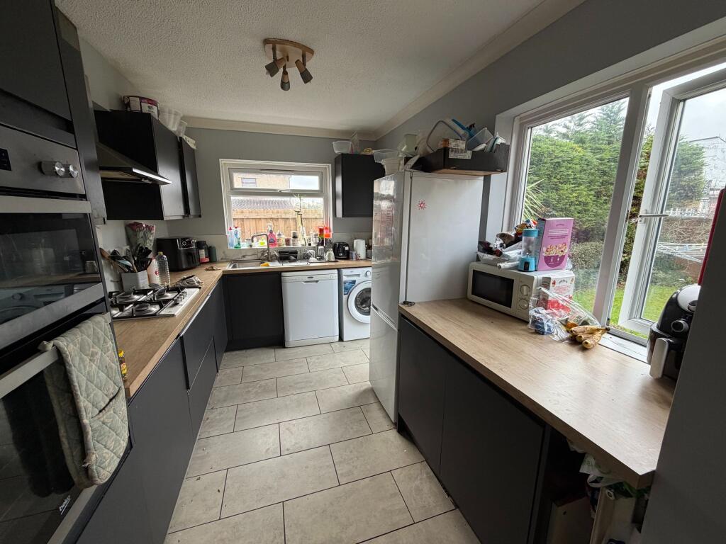 6 bedroom terraced house for rent