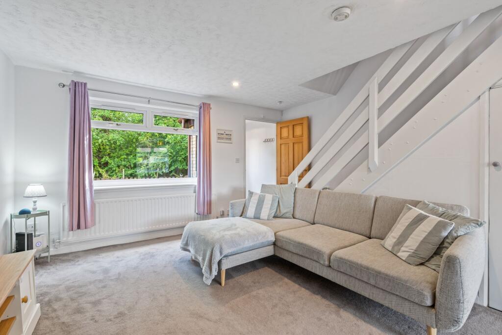 House in Mid Calder, Craigshill - View 5