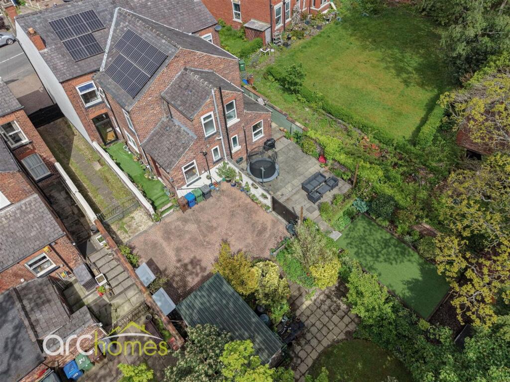 House in Wigan, Greater Manchester - More