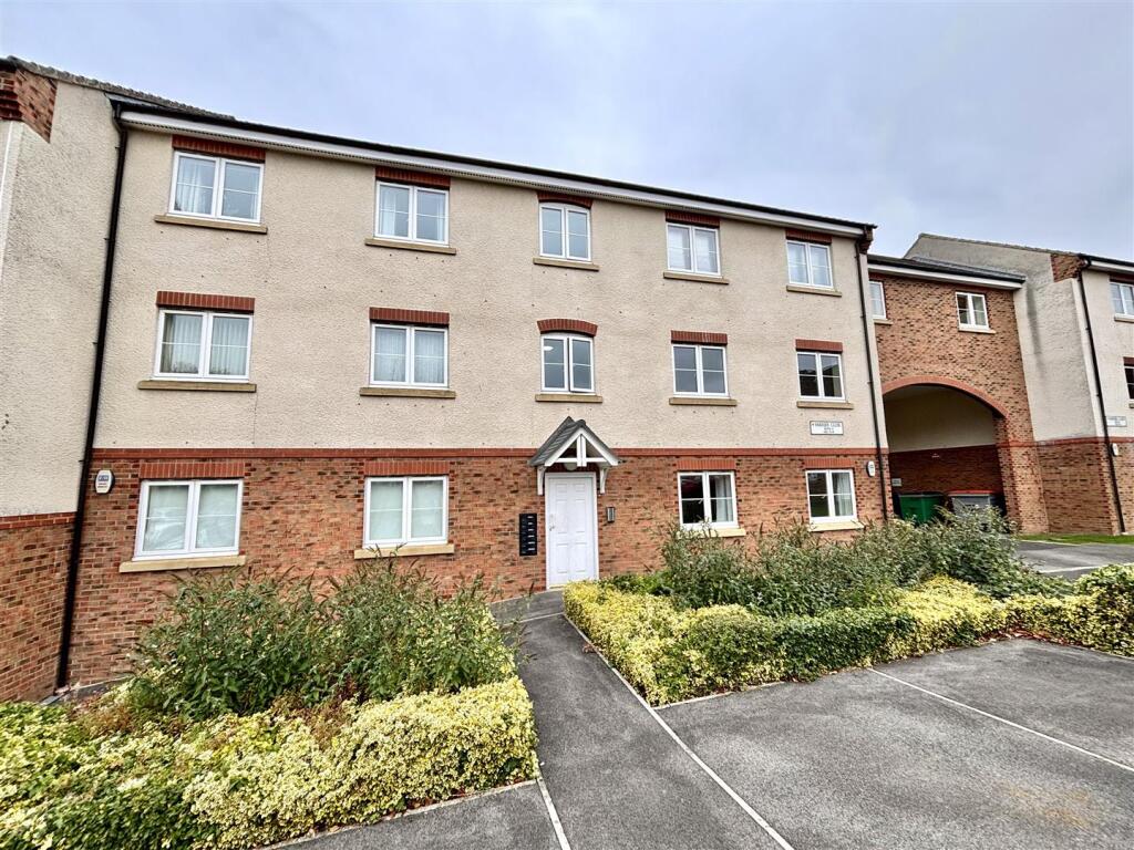 2-bed flat on Farrier Close, Pity Me, Durham, £90,000