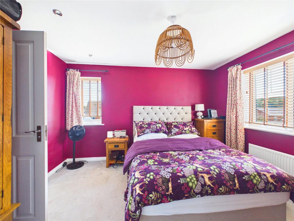 House in Worcester - View 4
