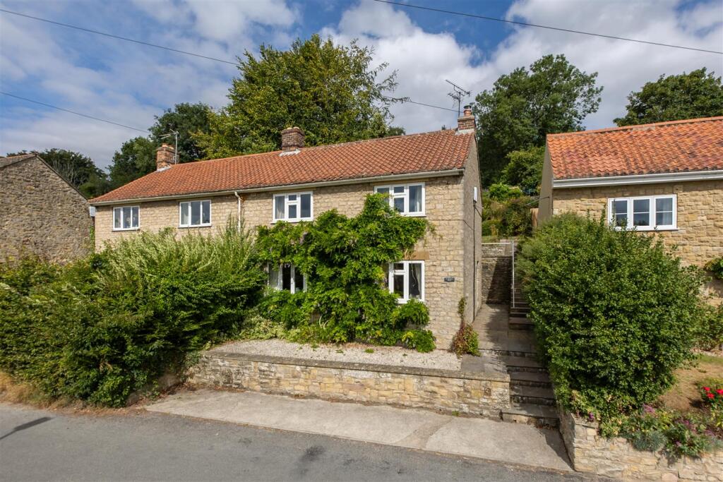 3-bed house on East End, Ampleforth, York, £340,000