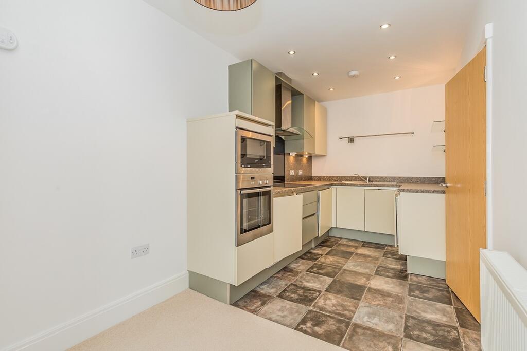 Apartment in Preston - View 5