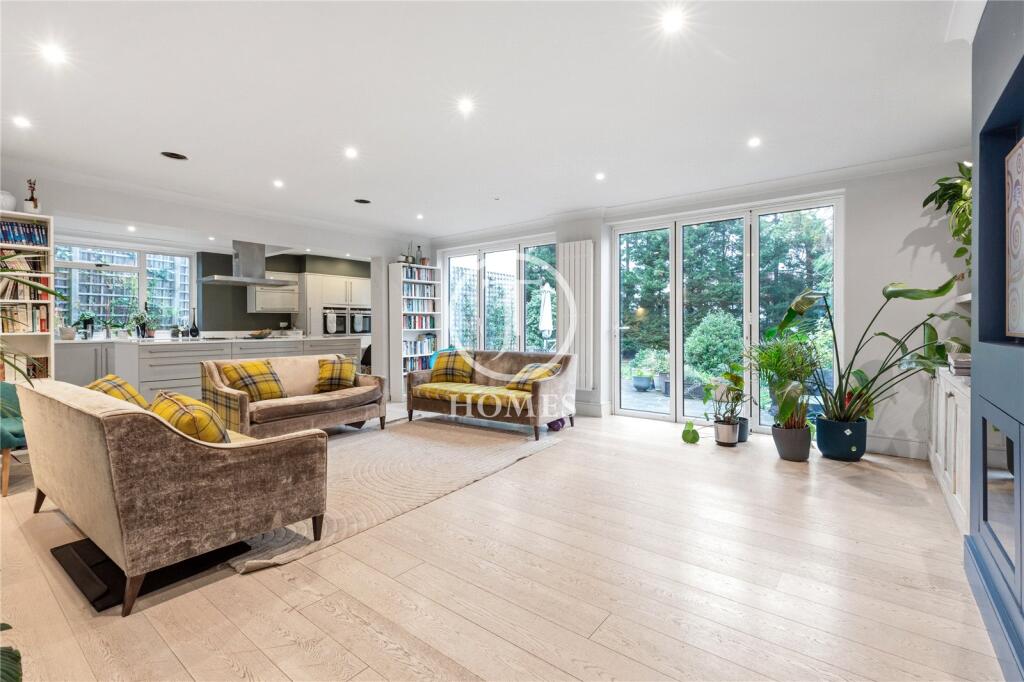Main image of property: Ridge Close, London, NW4