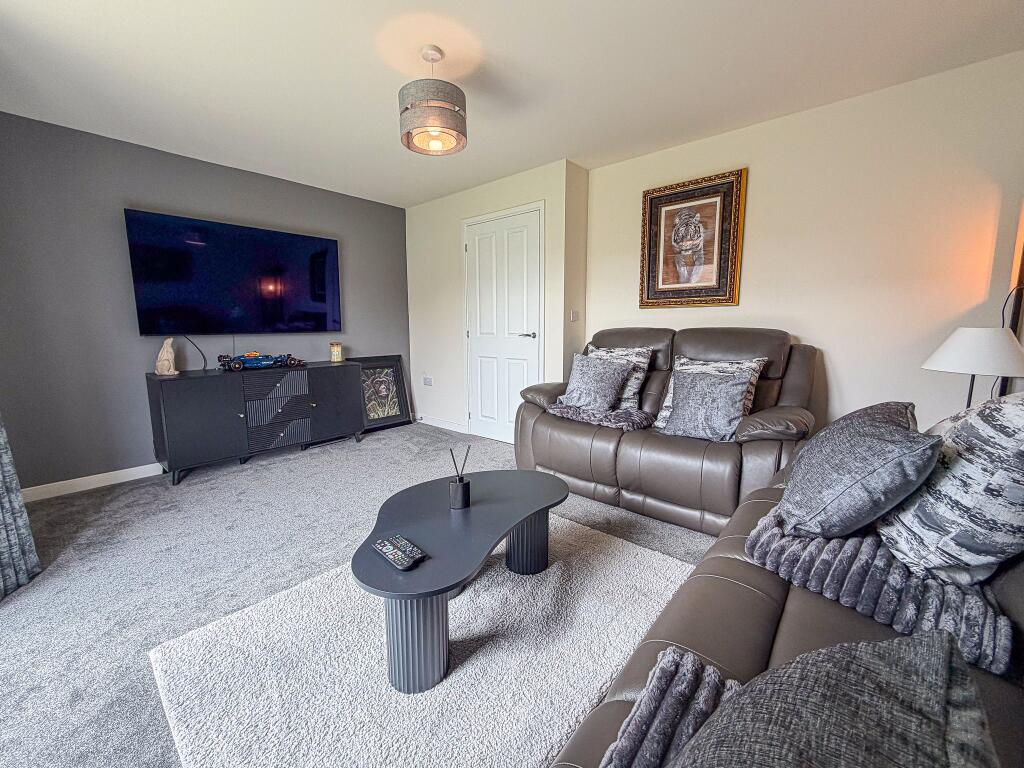 Newton Drive, Houghton le Spring photo 3