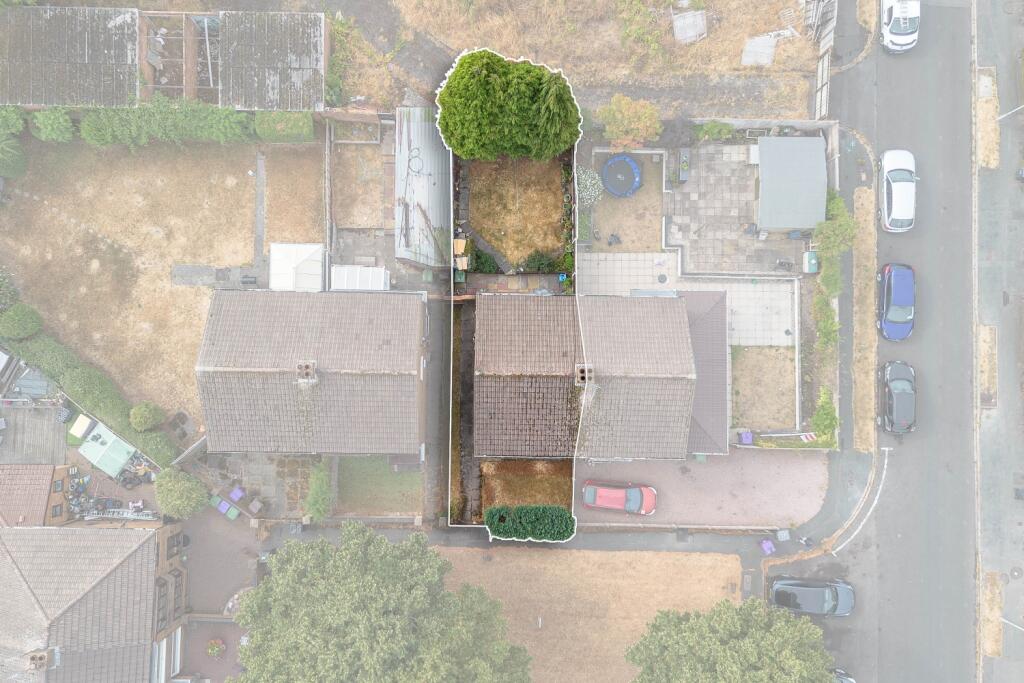 House in Wolverhampton, The Lunt - View 3