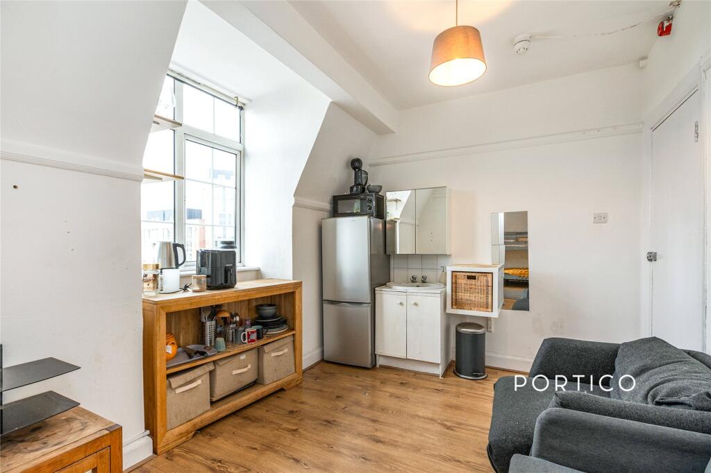 Main image of property: Green Lanes, N4