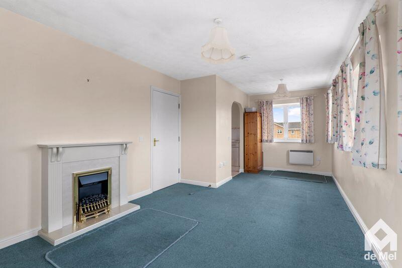 Lloyd Close, Cheltenham, Gloucestershire, GL51 photo 3