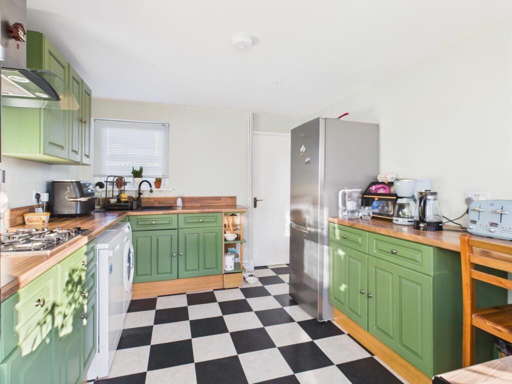 House in Basingstoke and Deane, Basingstoke - View 2