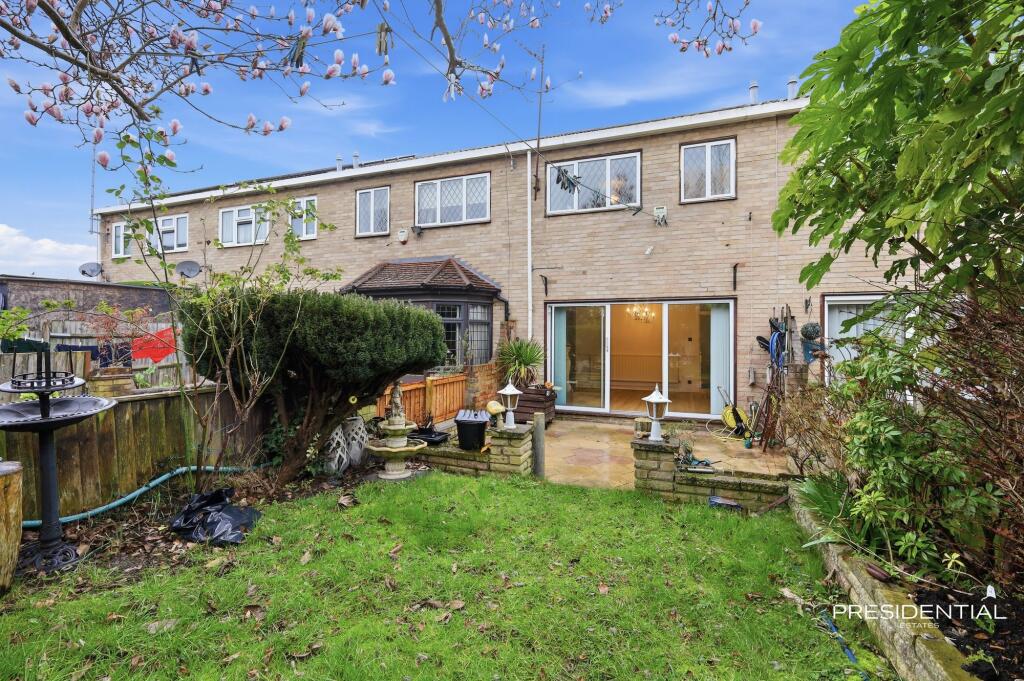 Wyemead Crescent, Chingford, E4 - View 5