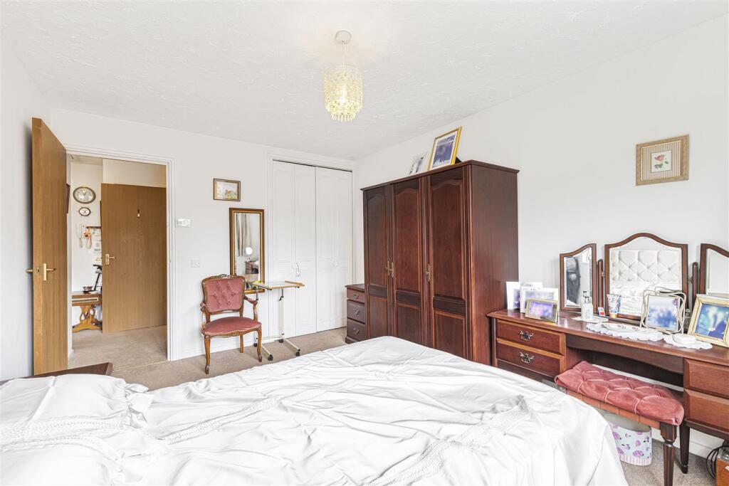 Apartment in Tonbridge - More