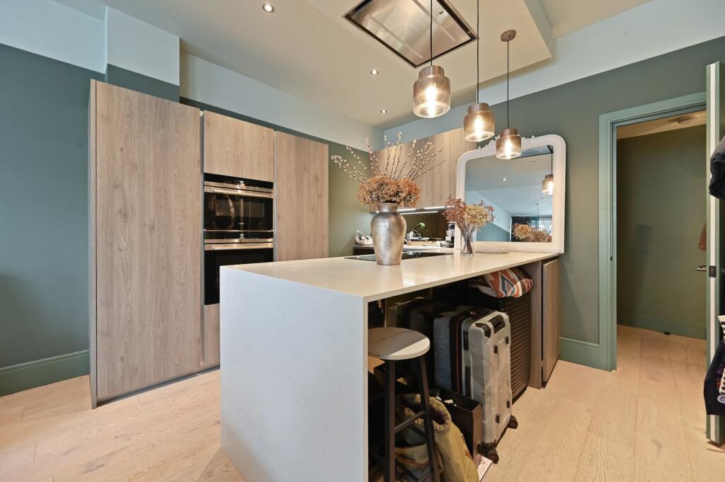 Apartment in London - View 3