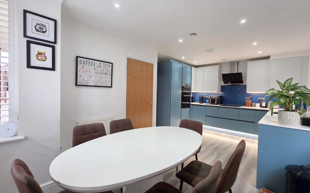 Lower Broadmoor Road, Crowthorne, Berkshire, RG45 - View 5