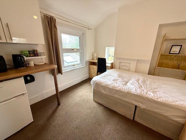 Main image of property: Room 4, Bullingdon Road