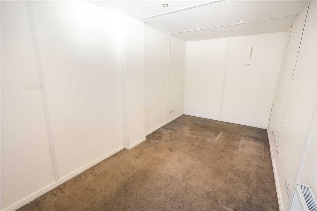 House in Slough - View 4