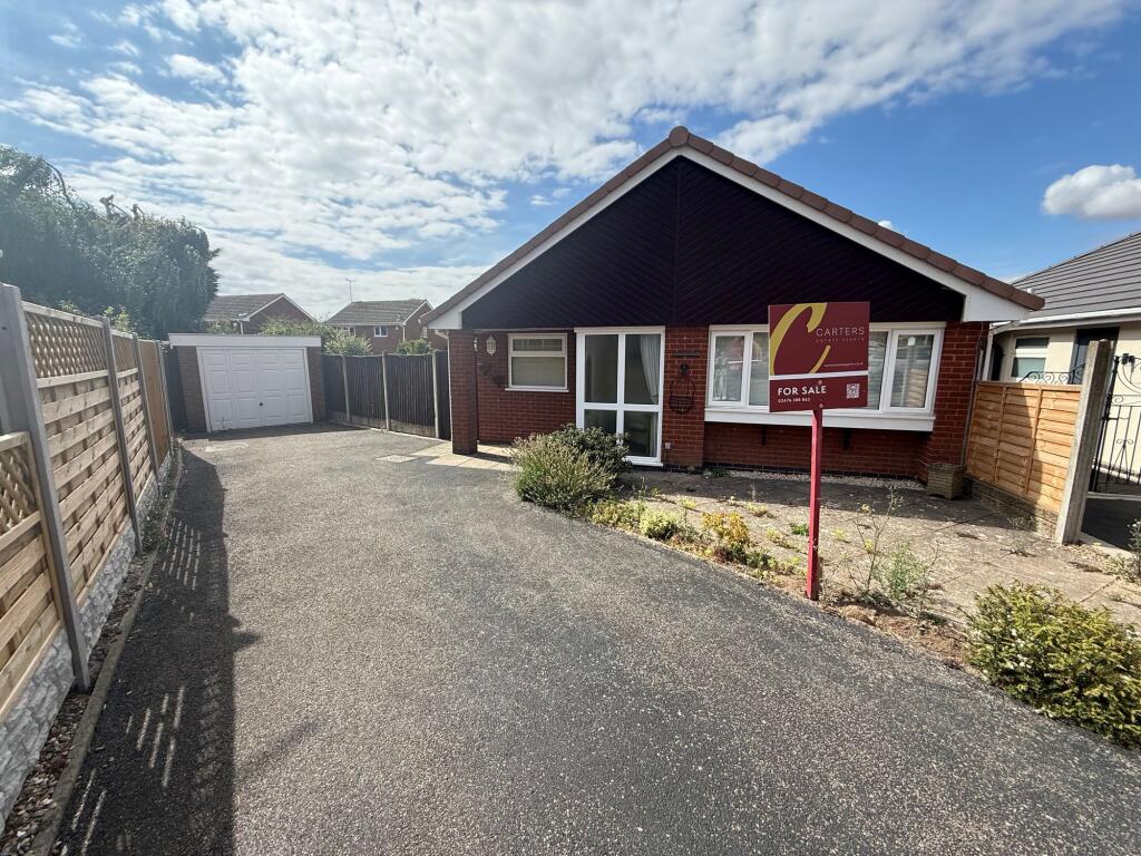 Main image of property: Caversham Close, Nuneaton, CV11