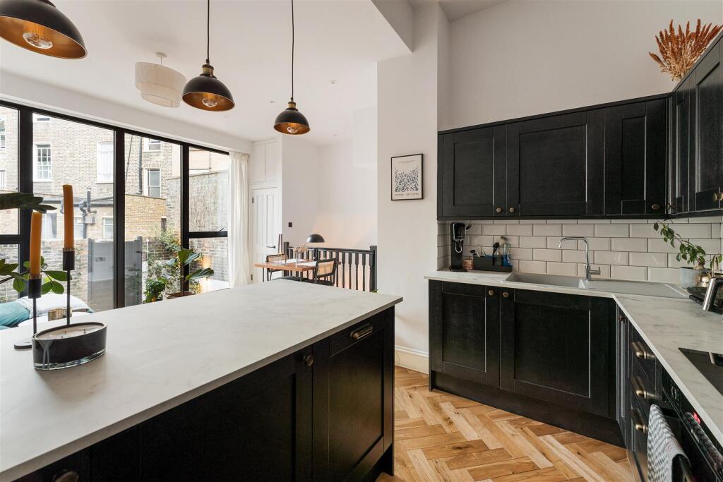 House in London - View 4