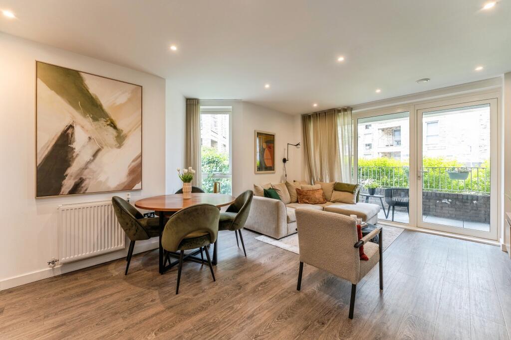 Cornforth Lane, London, NW7 photo 5