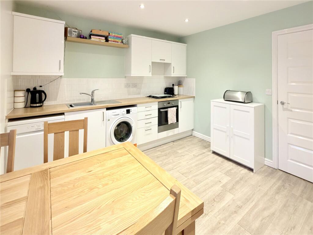Almond Croft, Wombwell, Barnsley, S73 photo 3