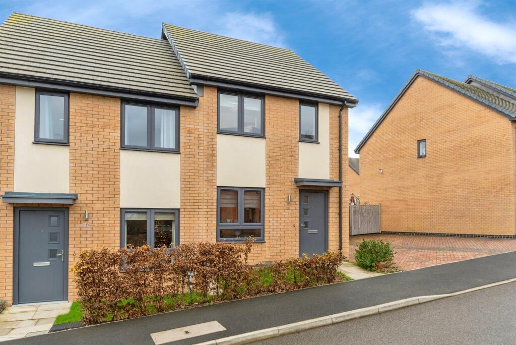 2-bed semi-detached on Jenkinson Crescent, Great Gonerby, Grantham, £200,000