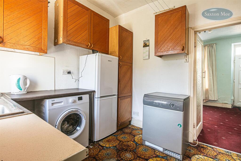 House in Sheffield, Birkendale, Walkley - More