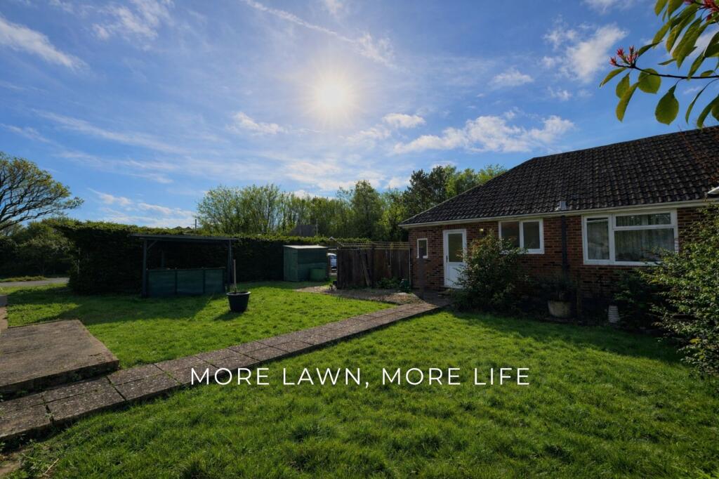 Riverdale Close, SN1 photo 2