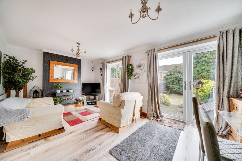 Coningsby Drive, Kidderminster, DY11 photo 3