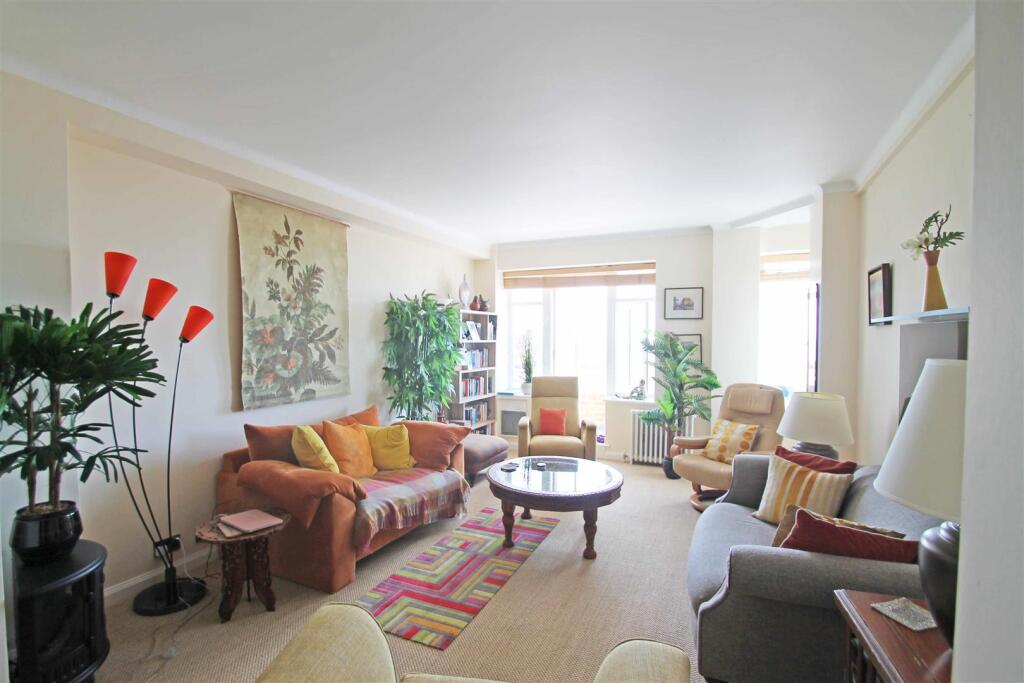 Apartment in Hove, Aldrington - View 4