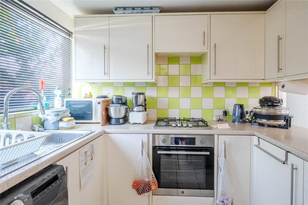 Sheelin Grove, Bletchley, Milton Keynes, Buckinghamshire, MK2 photo 4