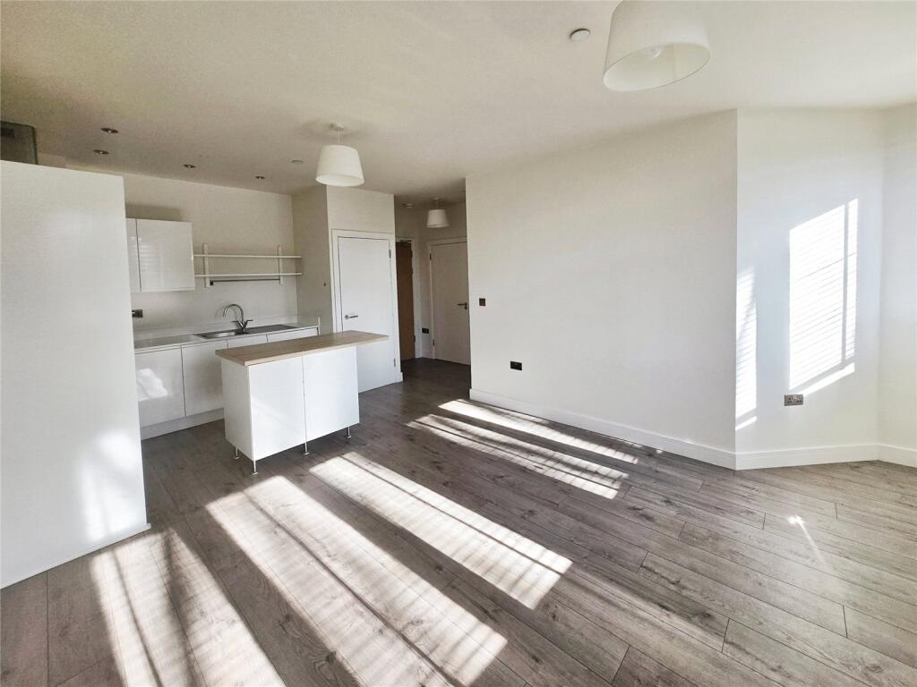 Apartment in Maidstone, Kent - View 4