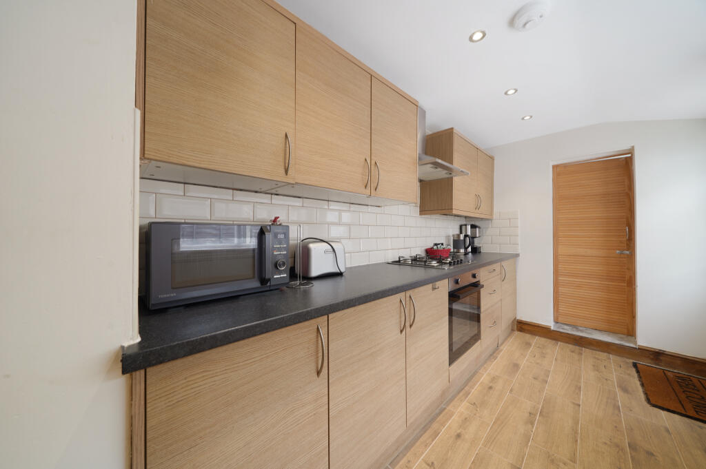 House in London - View 4
