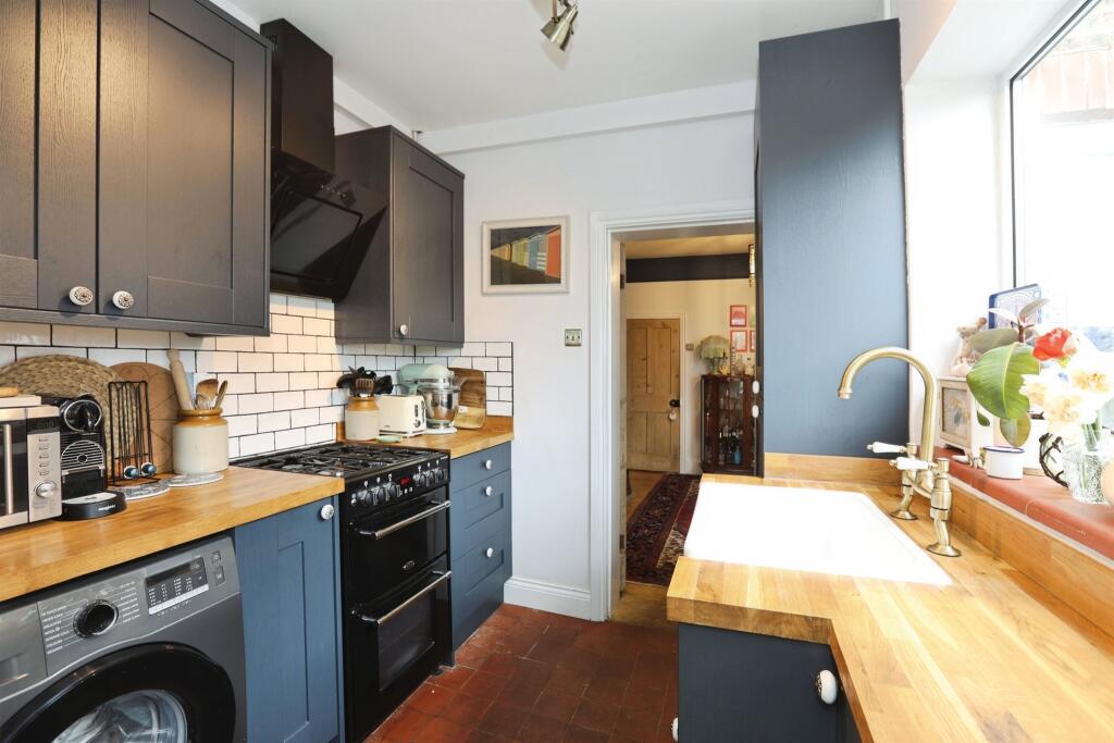 Dormans Park Road, East Grinstead - View 4