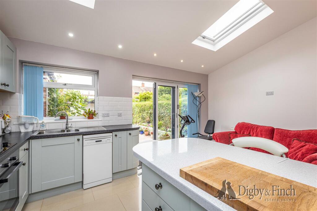 House in Rushcliffe, Radcliffe-on-Trent - View 3