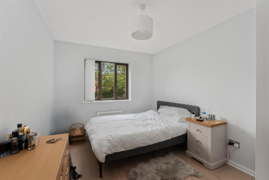 Apartment in Cherwell, Ruscote, Banbury - More